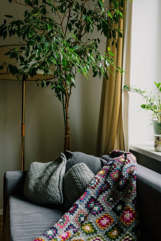Tips for Creating a Cosy and Inviting Home Environment on a Budget